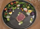 Salade Nicoise nouveaux, Vitelotte, roter Thunfisch und Wachtelei - Rezept
