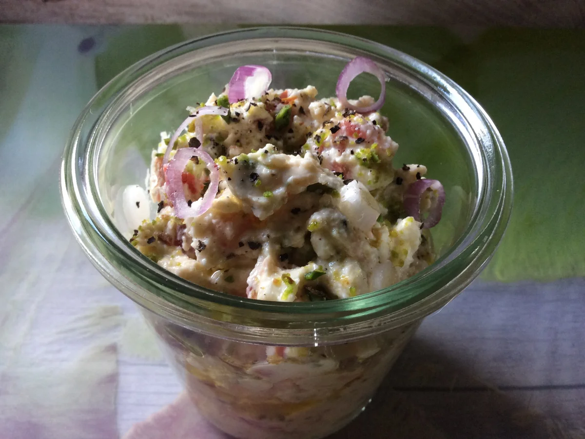 Rezept: Feurige Tomaten-Käse-Creme mit Pistazien Bild Nr. 2 Feurige Tomaten-Käse-Creme mit Pistazien - Rezept - Bild Nr. 2