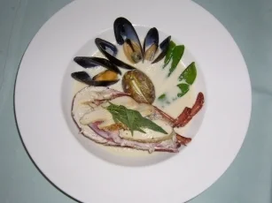 Rezept: Feiner Eintopf vom halben Hummer - Waterzooi a ma facon Feiner Eintopf vom halben Hummer - Waterzooi a ma facon - Rezept