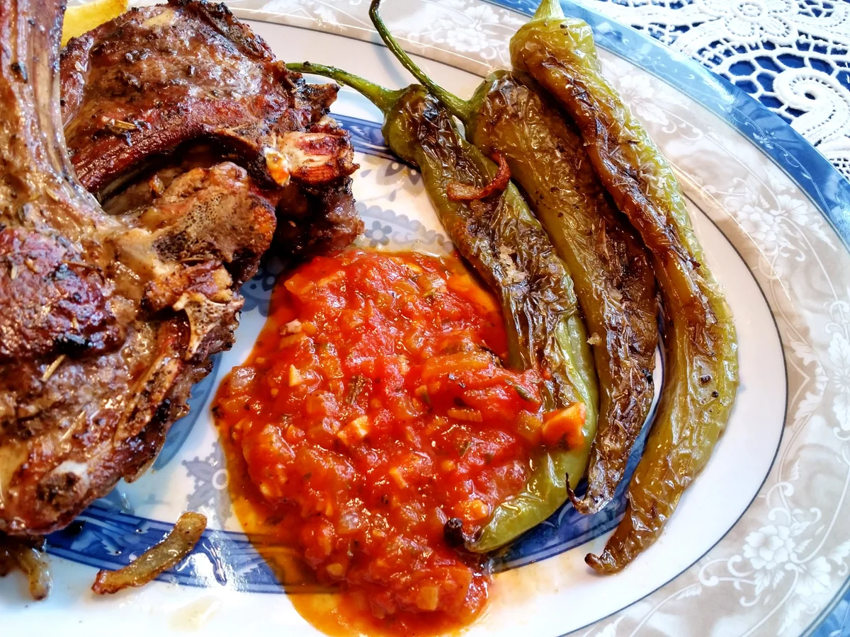 Scharfe Paprika auf türkische Art - Rezept