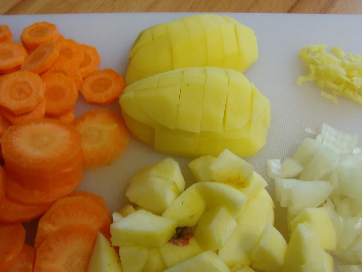 Möhrensüppchen mit Apfeleinlage - Rezept - Bild Nr. 3