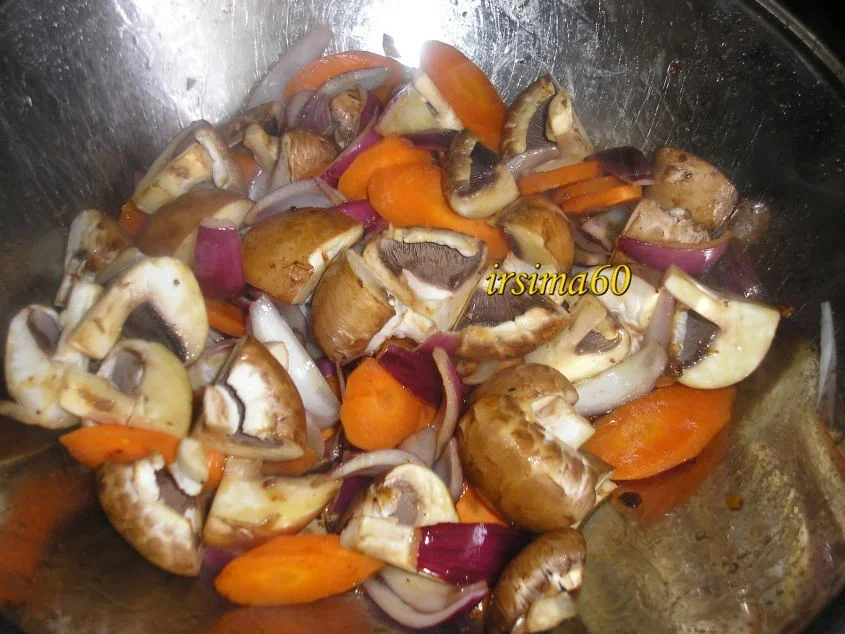 Rezept: Rindfleischstreifen mit grünen Spargel und Champignons Bild Nr. 7 Rindfleischstreifen mit grünen Spargel und Champignons - Rezept - Bild Nr. 7