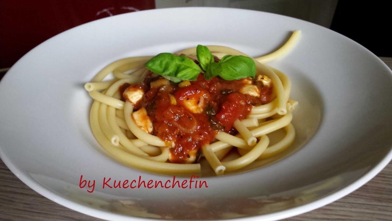 Makkaroni mit etwas schärferer Tomatensauce - Rezept - kochbar.de Makkaroni mit etwas schärferer Tomatensauce - Rezept - kochbar.de