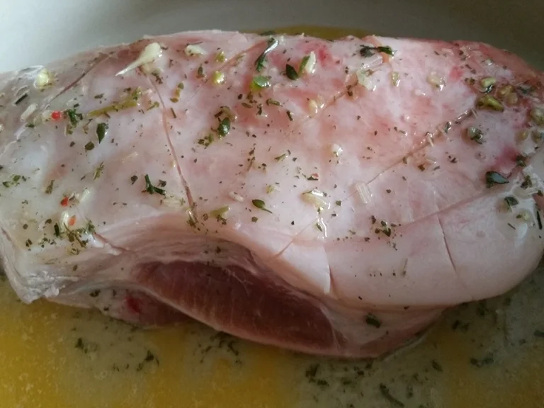 Schulterbraten (mit Knochen und Schwarte) à la Biggi - Rezept - Bild Nr. 4