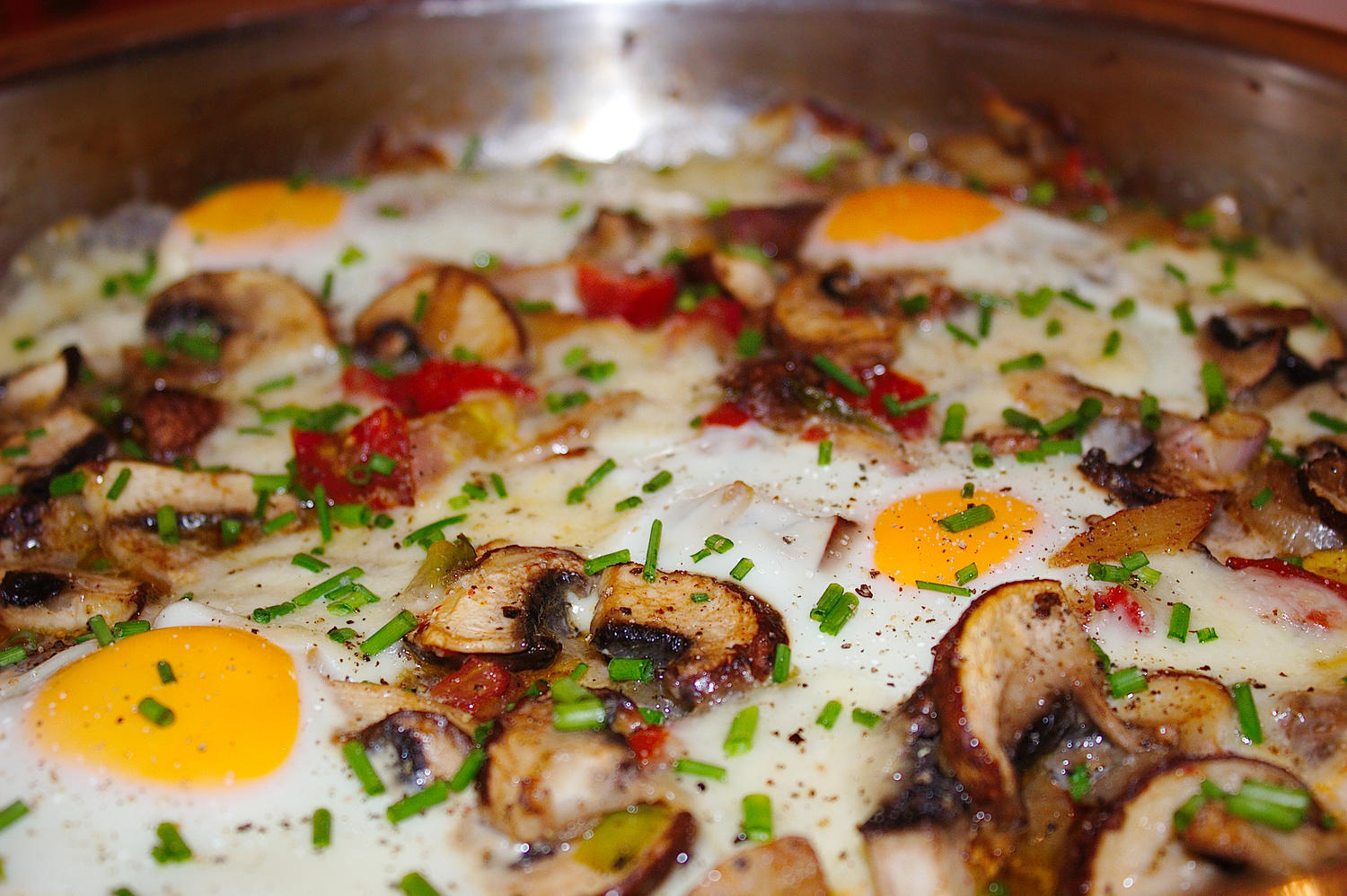 Überbackene Champignon-Gemüsepfanne - Rezept - kochbar.de