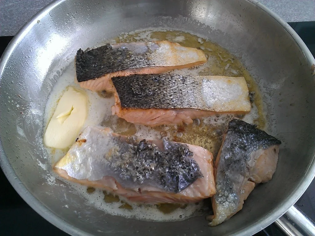 Rezept: Lachsfilet in Safrancremesosse à la Biggi Bild Nr. 5 Lachsfilet in Safrancremesosse à la Biggi - Rezept - Bild Nr. 5