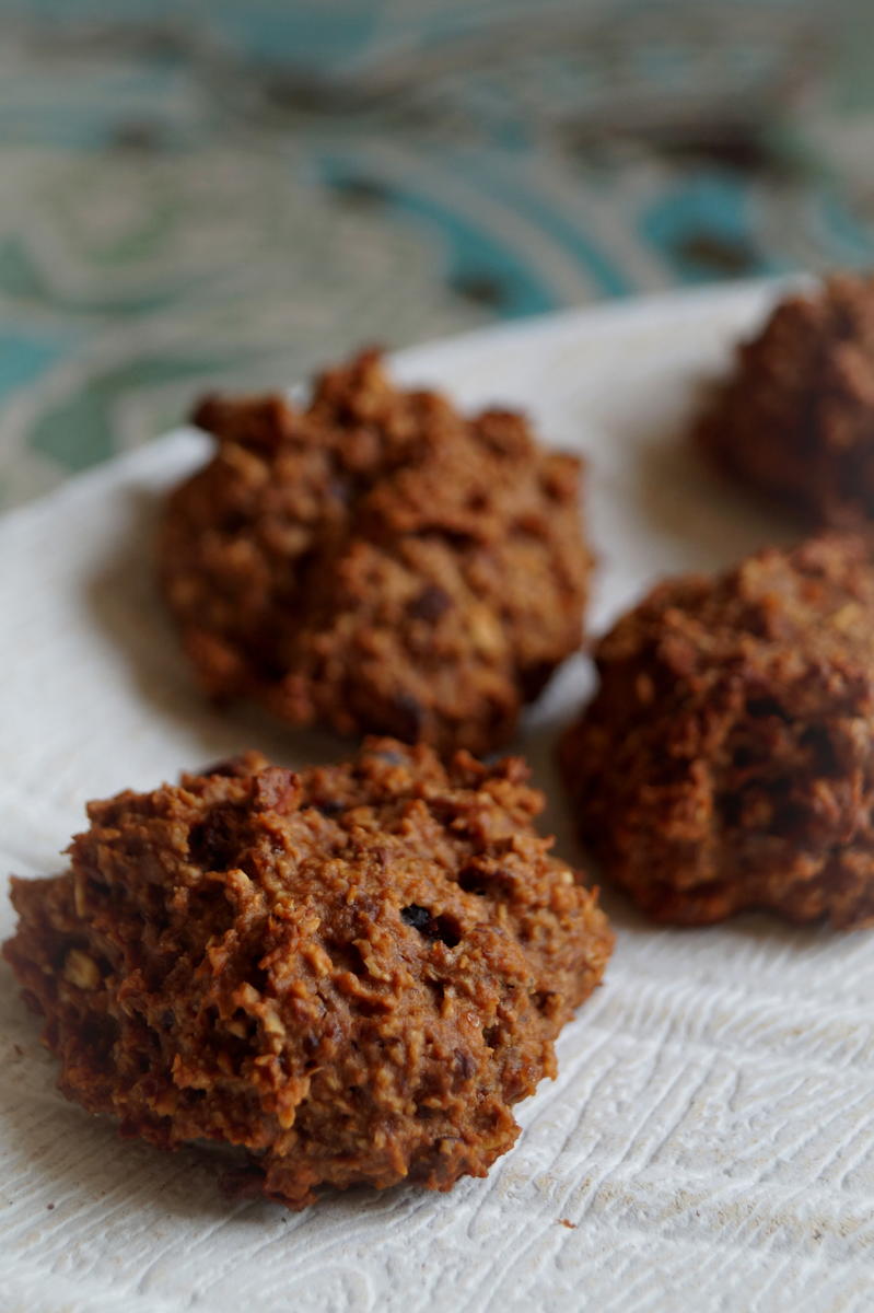 Plätzchen / Cookies: Hafer-Schoko-Kekse mit Rosinen - Rezept