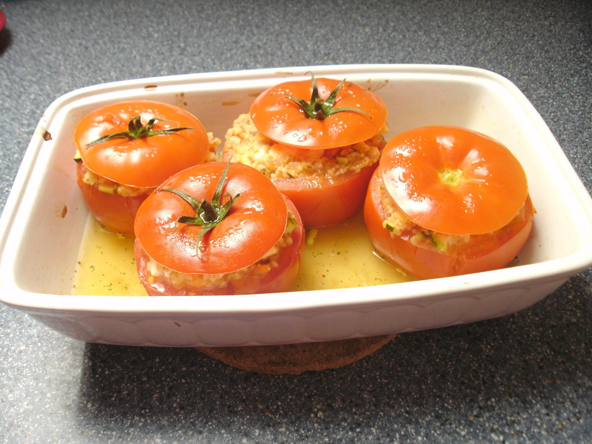 Gefüllte Tomaten mit Couscous - einfach - von Backfee1961