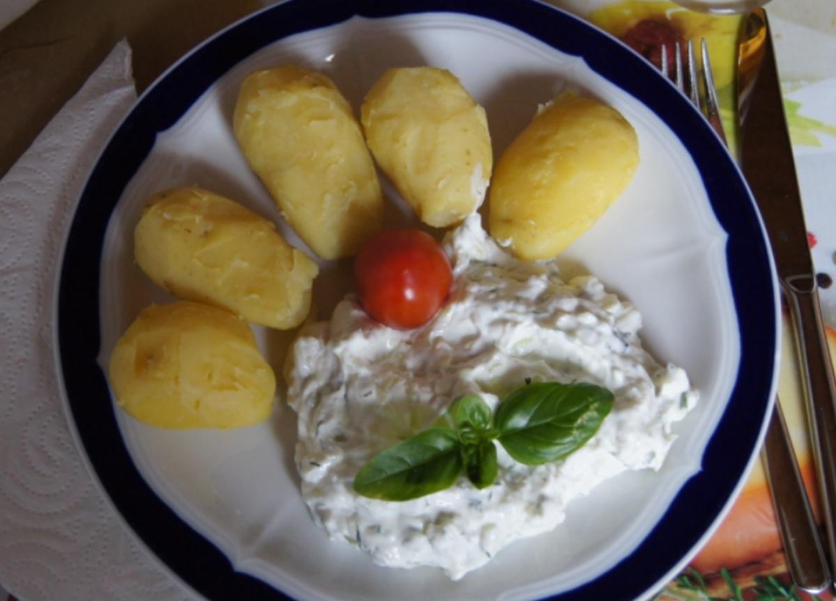 Bilder für Pellkartoffeln mit selbstgemachten Tzatziki - Rezept