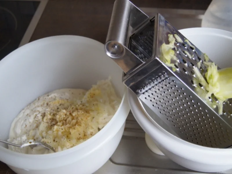 Rezept: Pellkartoffeln mit selbstgemachten Tzatziki Bild Nr. 4 Pellkartoffeln mit selbstgemachten Tzatziki - Rezept - Bild Nr. 4