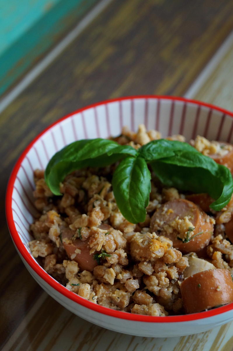 Dinkel-Würstchen-Rührei-Pfanne - Rezept