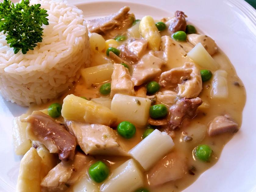 Spargel-Hühnchen-Ragout - Rezept mit Bild - kochbar.de