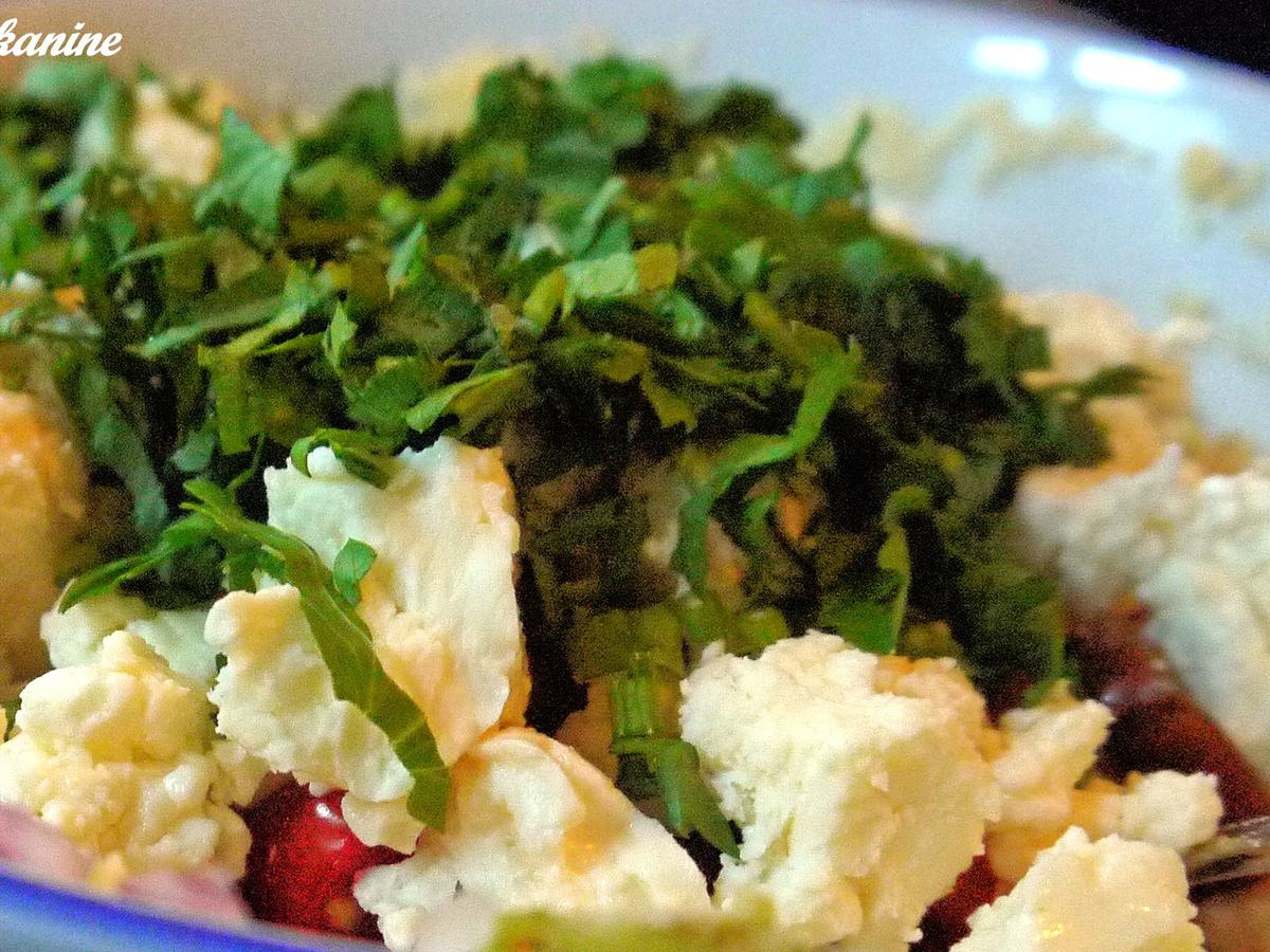 Couscous Salat mit Avocado und Feta - einfach - 91 kcal/100g