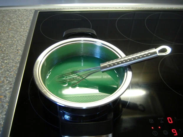 Waldmeister- Erdbeer-Torte - Rezept - Bild Nr. 9