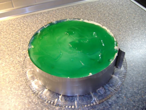 Waldmeister- Erdbeer-Torte - Rezept - Bild Nr. 10