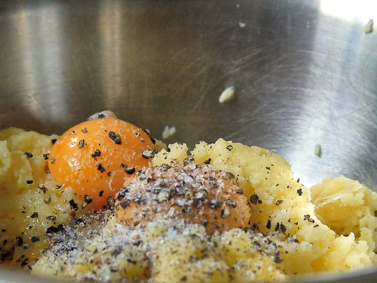 Petersiliennocken mit Tomatensauce - Rezept - Bild Nr. 5