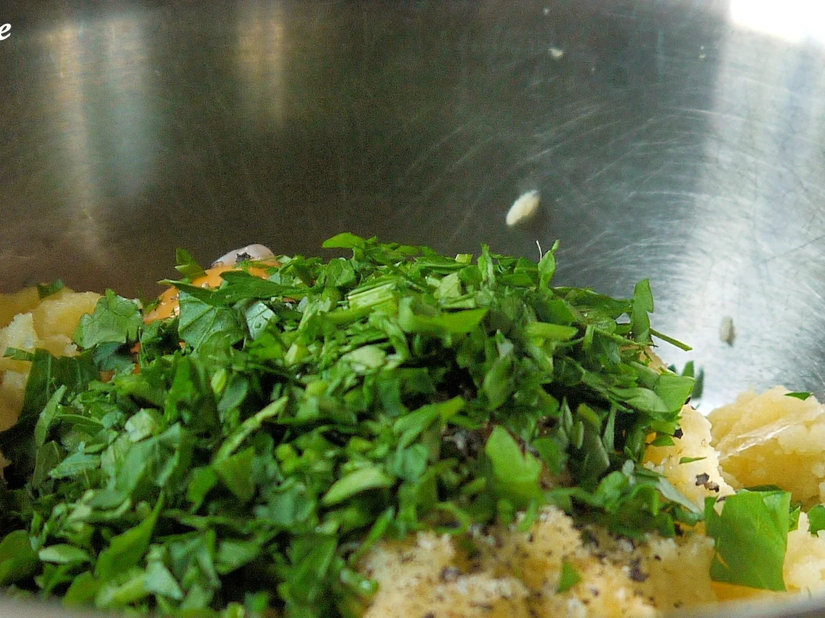 Petersiliennocken mit Tomatensauce - Rezept - Bild Nr. 6