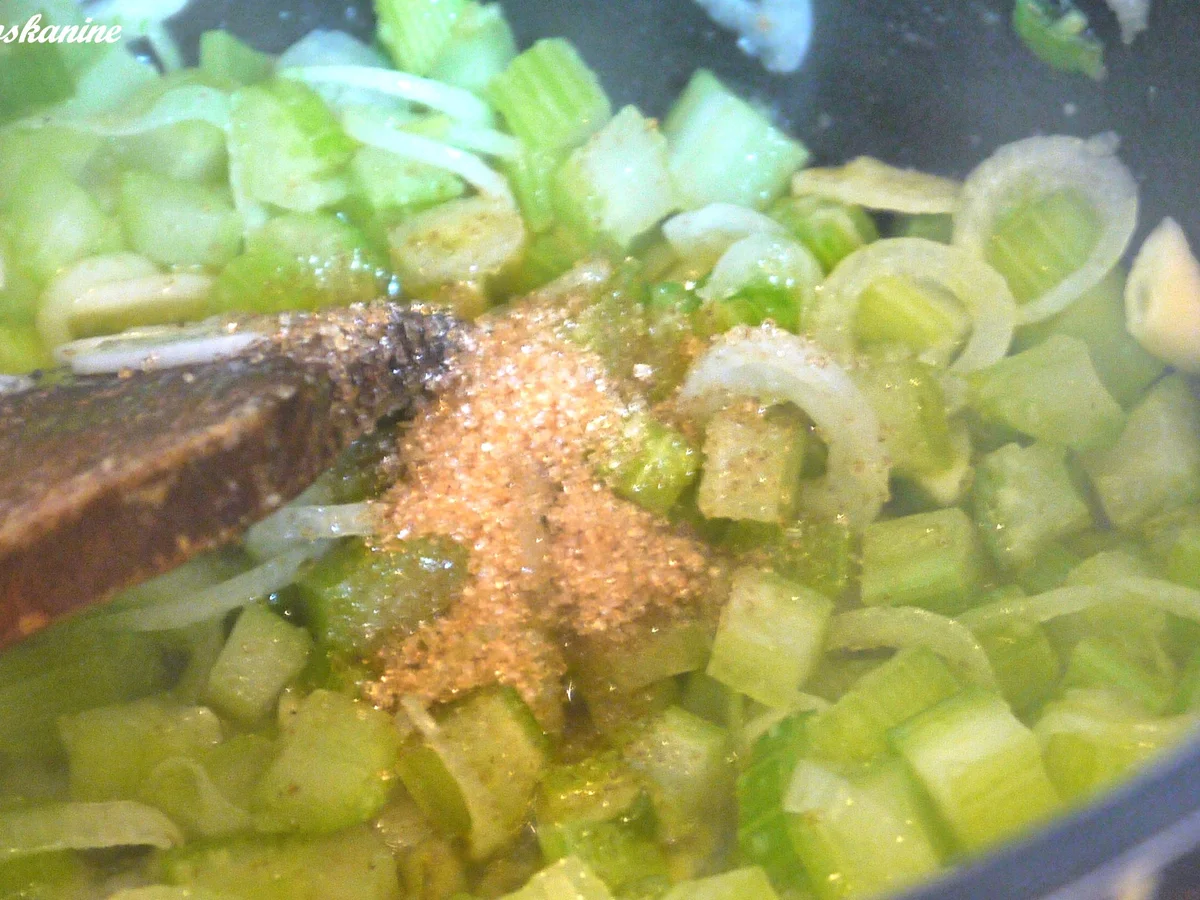 Petersiliennocken mit Tomatensauce - Rezept - Bild Nr. 12