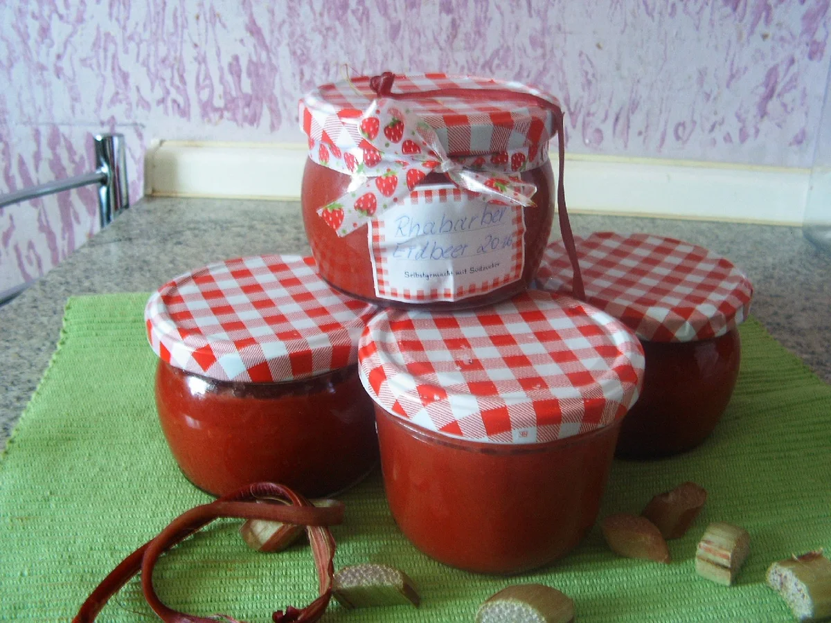 Rhabarber-Erdbeermarmelade - Rezept