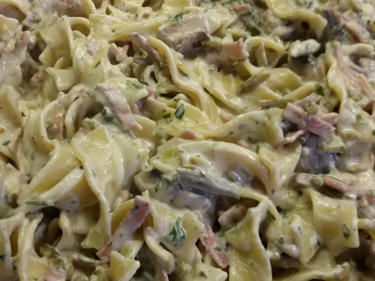 Rezept: Bandnudelpfanne Bandnudelpfanne - Rezept