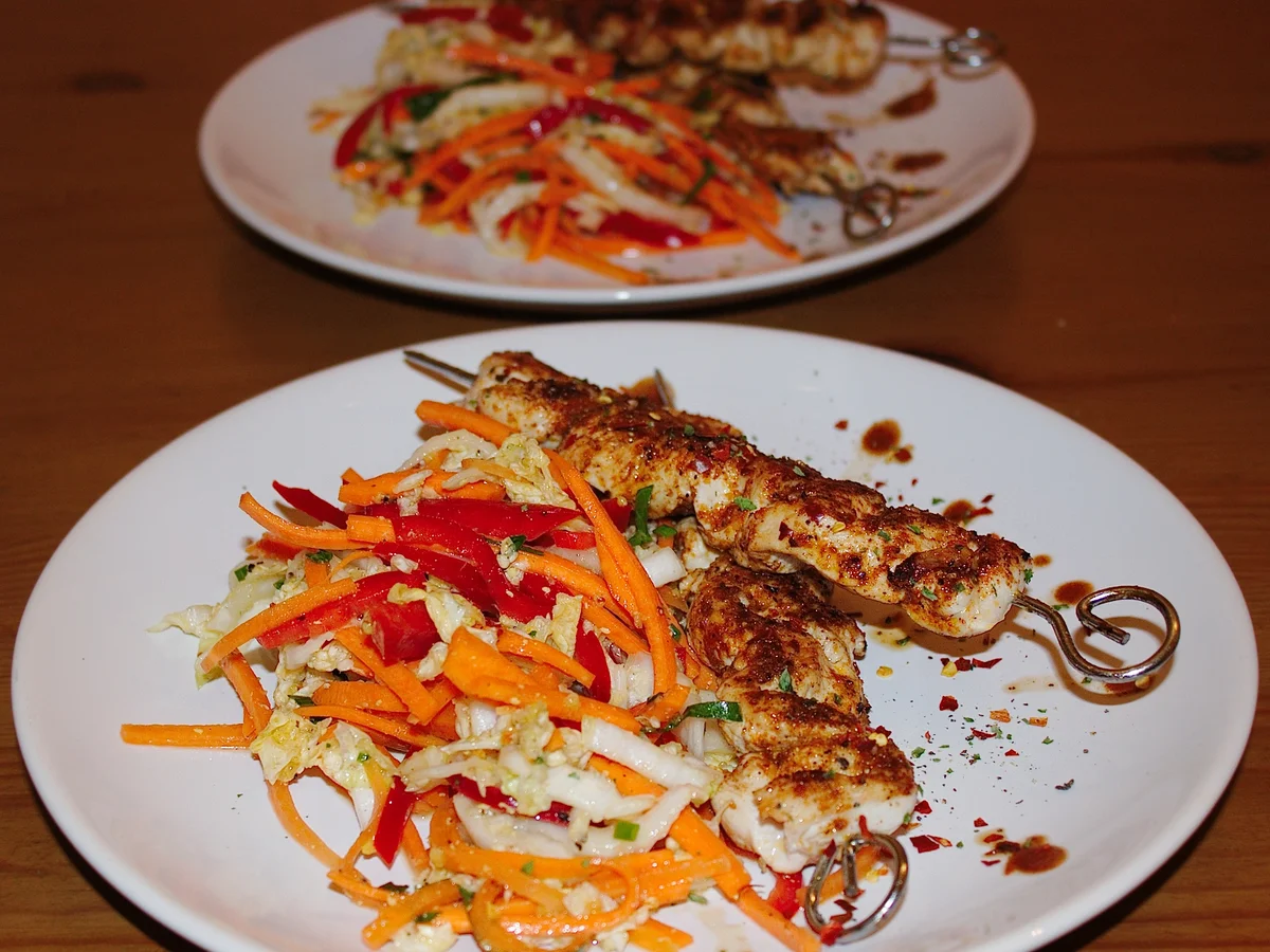 Chinakohlsalat mit Putenspießen - Rezept - Bild Nr. 2