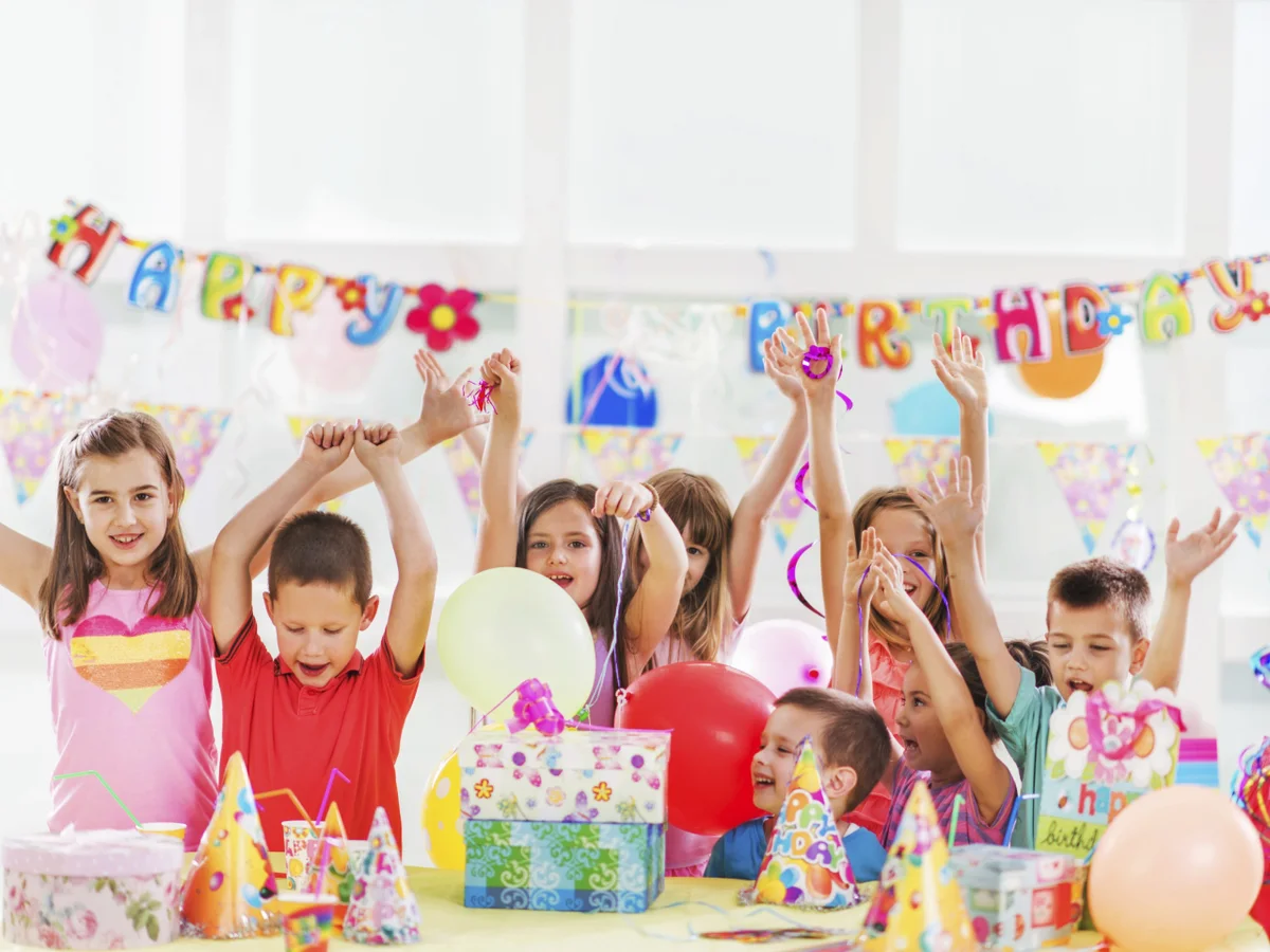 Zitronen-Krispie-Cakepops, Blätterteig-Stangen und Eiermuffins - Rezept