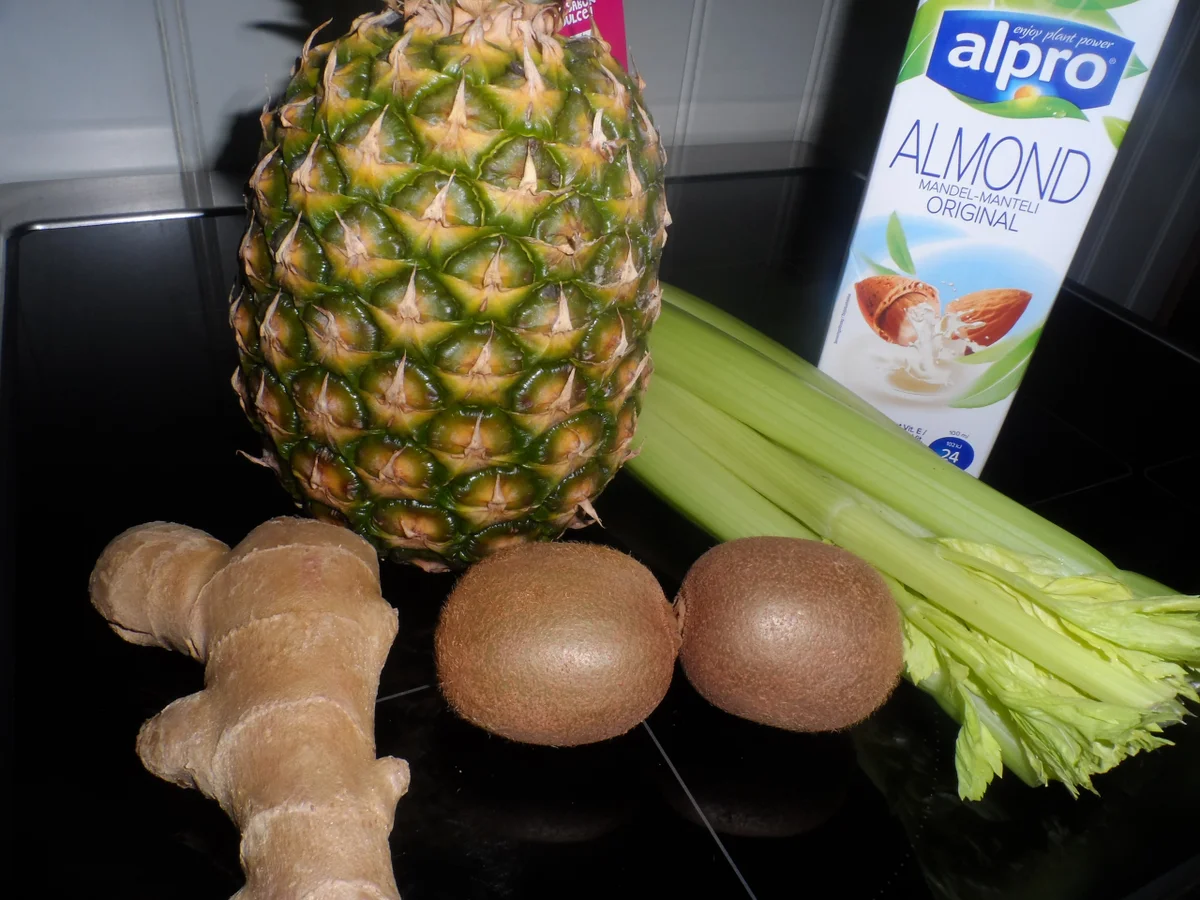BiNe` S ANANAS SELLERIE SMOOTHIE - Rezept - Bild Nr. 3
