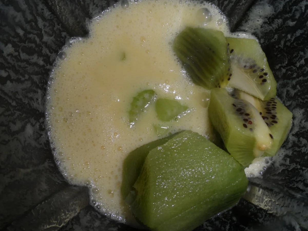 BiNe` S ANANAS SELLERIE SMOOTHIE - Rezept - Bild Nr. 5