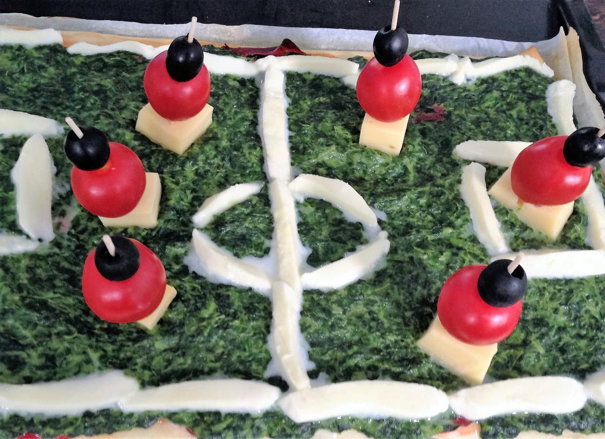 Fußball-EM-Frikadellen &amp;quot;Schwarz, Rot, Gold&amp;quot; und Fußballfeld-Pizza ...