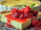 Flaó (Käsekuchen mit Minze), dazu glasierte Erdbeeren - Rezept