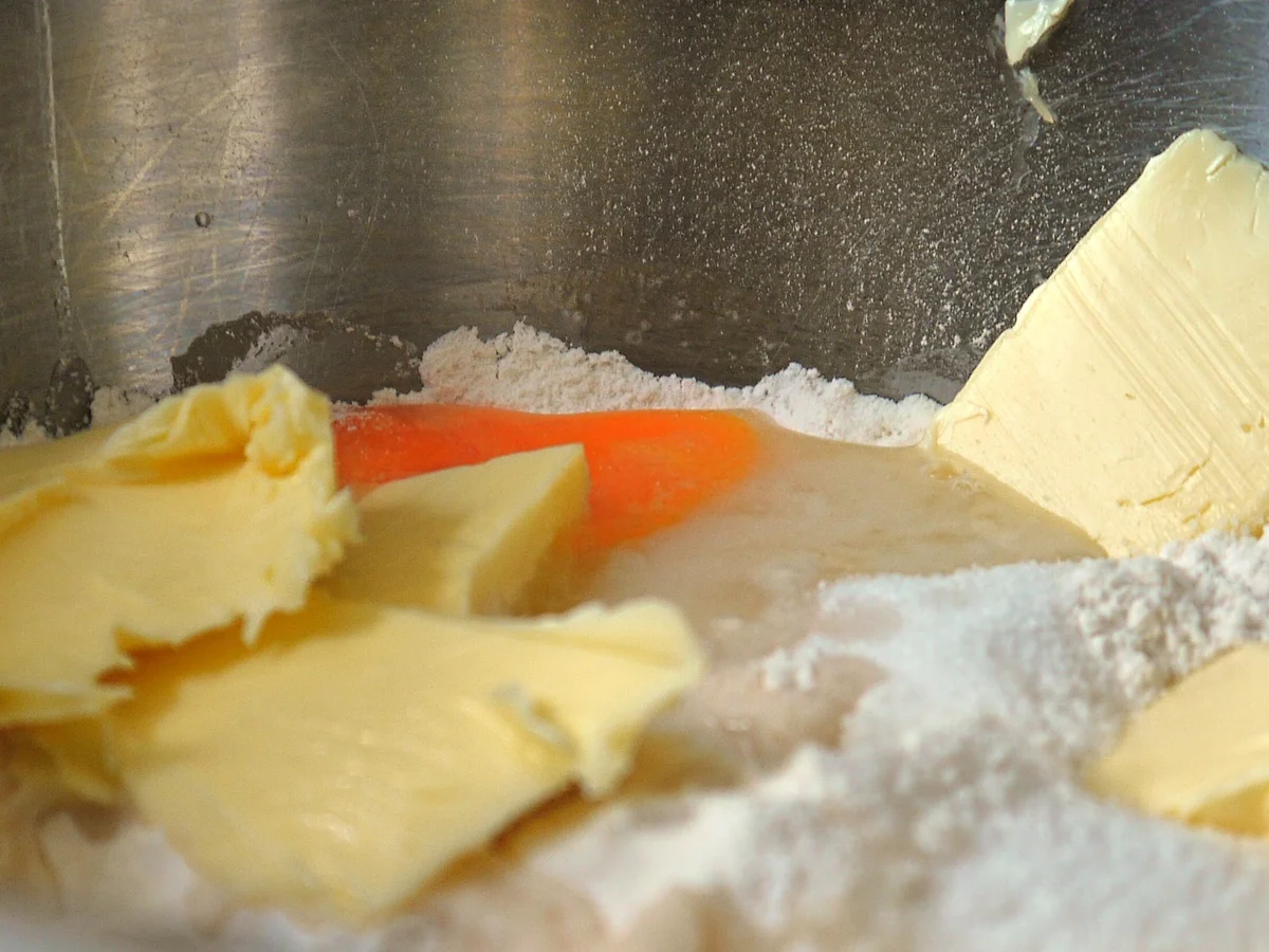 Flaó (Käsekuchen mit Minze), dazu glasierte Erdbeeren - Rezept - Bild Nr. 5