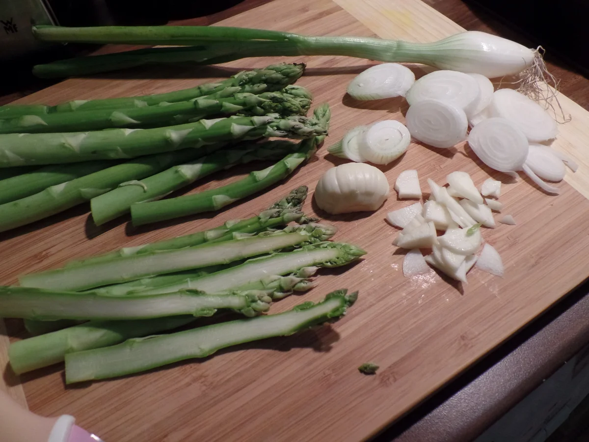 Spaghetti mit Mandel-Ricotta-Sauce - Rezept - Bild Nr. 3