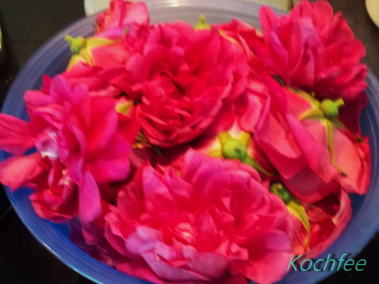 Rosengelee mit Rosen und Zitrone - Rezept mit Bild - kochbar.de