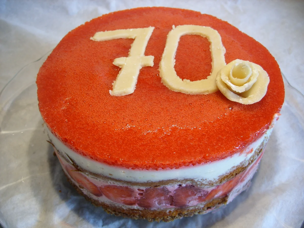 Kleine Erdbeer-Limetten-Quark-Torte - Rezept - Bild Nr. 2