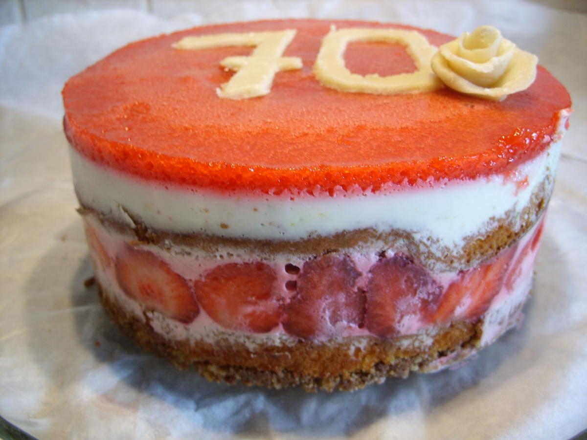 Kleine Erdbeer-Limetten-Quark-Torte - Rezept - Bild Nr. 3