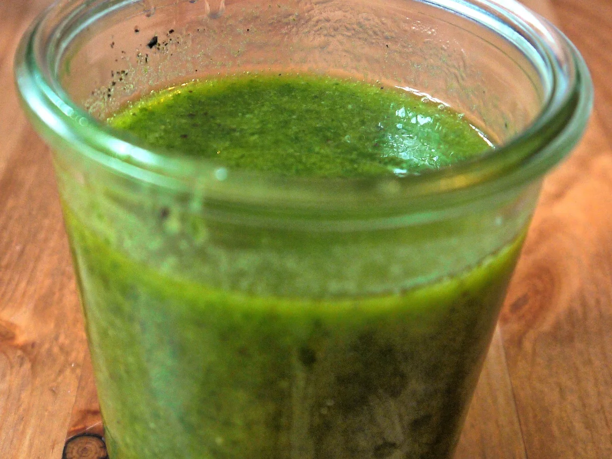 Parmesantarte mit bunten Tomaten und Basilikum-Zitronen-Öl - Rezept - Bild Nr. 4