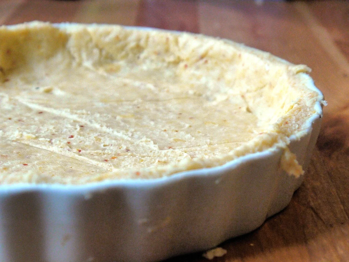 Parmesantarte mit bunten Tomaten und Basilikum-Zitronen-Öl - Rezept - Bild Nr. 8