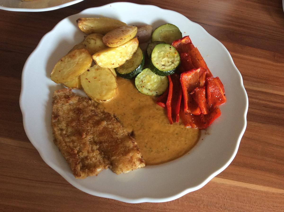 Scholle Mit Ingwer Paprika Sosse Und Ofengemuse Rezept Kochbar De