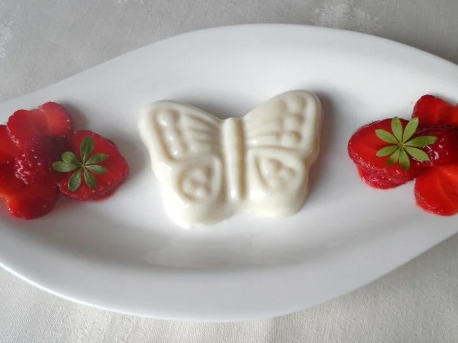 Rezept: Waldmeister - Panna Cotta ... Waldmeister - Panna Cotta ... - Rezept