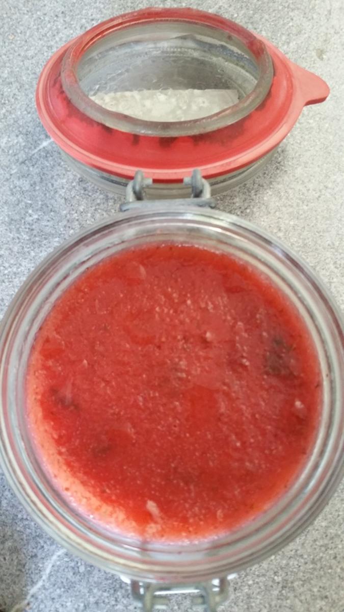 Geeister Joghurt mit Erdbeer Zitronen Minz Fruchtcreme - Rezept - Bild Nr. 2