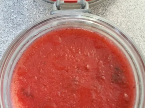 Geeister Joghurt mit Erdbeer Zitronen Minz Fruchtcreme - Rezept - Bild Nr. 2