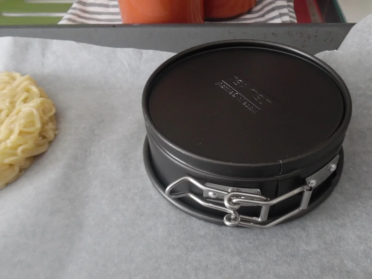 Rezept: "Ramen-Burger" mit Teriyaki-Chicken und Süß-Sauer-Soße Bild Nr. 8 "Ramen-Burger" mit Teriyaki-Chicken und Süß-Sauer-Soße - Rezept - Bild Nr. 8