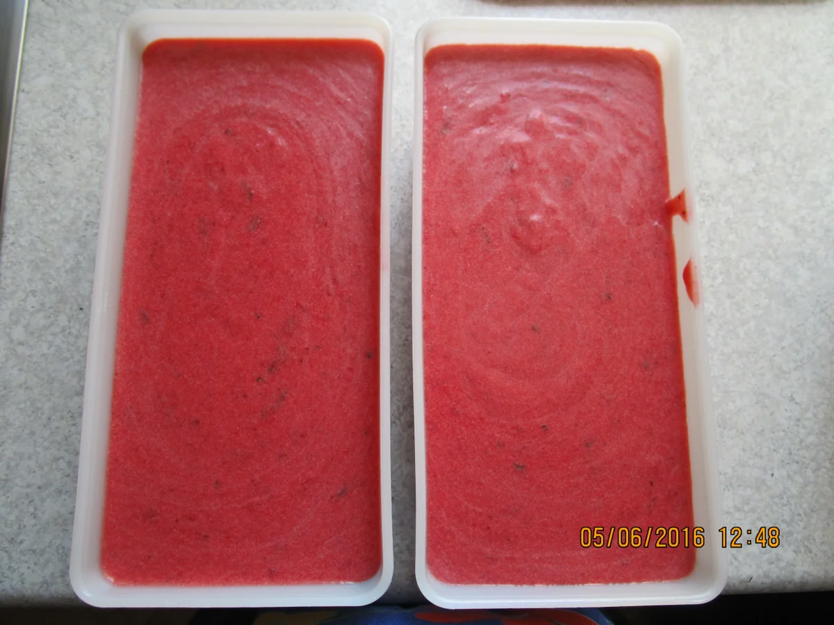 Erdbeereis ohne Eismaschine - Rezept