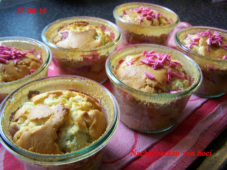 Rhabarberkuchen im Glas - Rezept mit Bild - kochbar.de