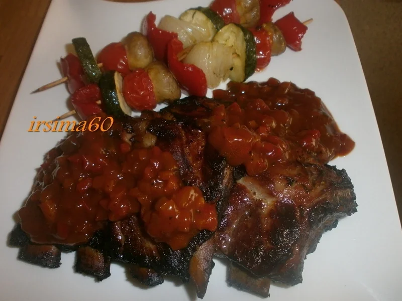 Sparerips mit Gemüsespießen - Rezept