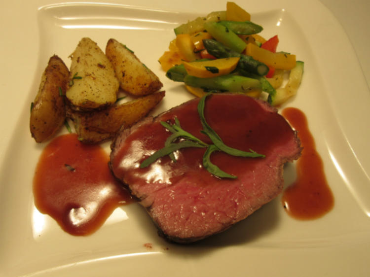 Rinderfilet in Burgundersoße mit Bratgemüse - von Das perfekte Dinner