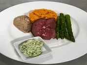 Straußensteak in Cognac-Rahmsoße mit Süßkartoffel-Püree und grünem Spargel - Rezept - Bild Nr. 2