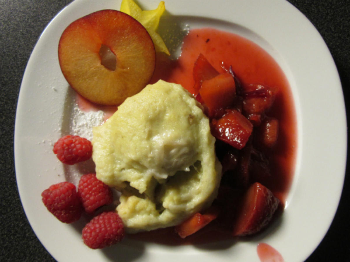 Kartoffelklöße mit Omas Pflaumen und einer Zimt- &amp; Zuckerbutter ...