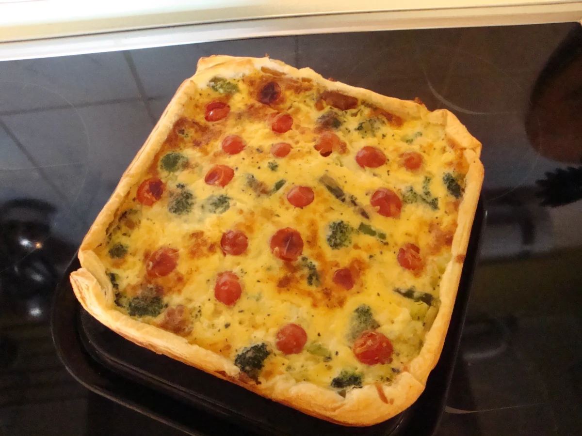 Broccoli-Spargel-Quiche mit Kirschtomaten - Rezept - Bild Nr. 12