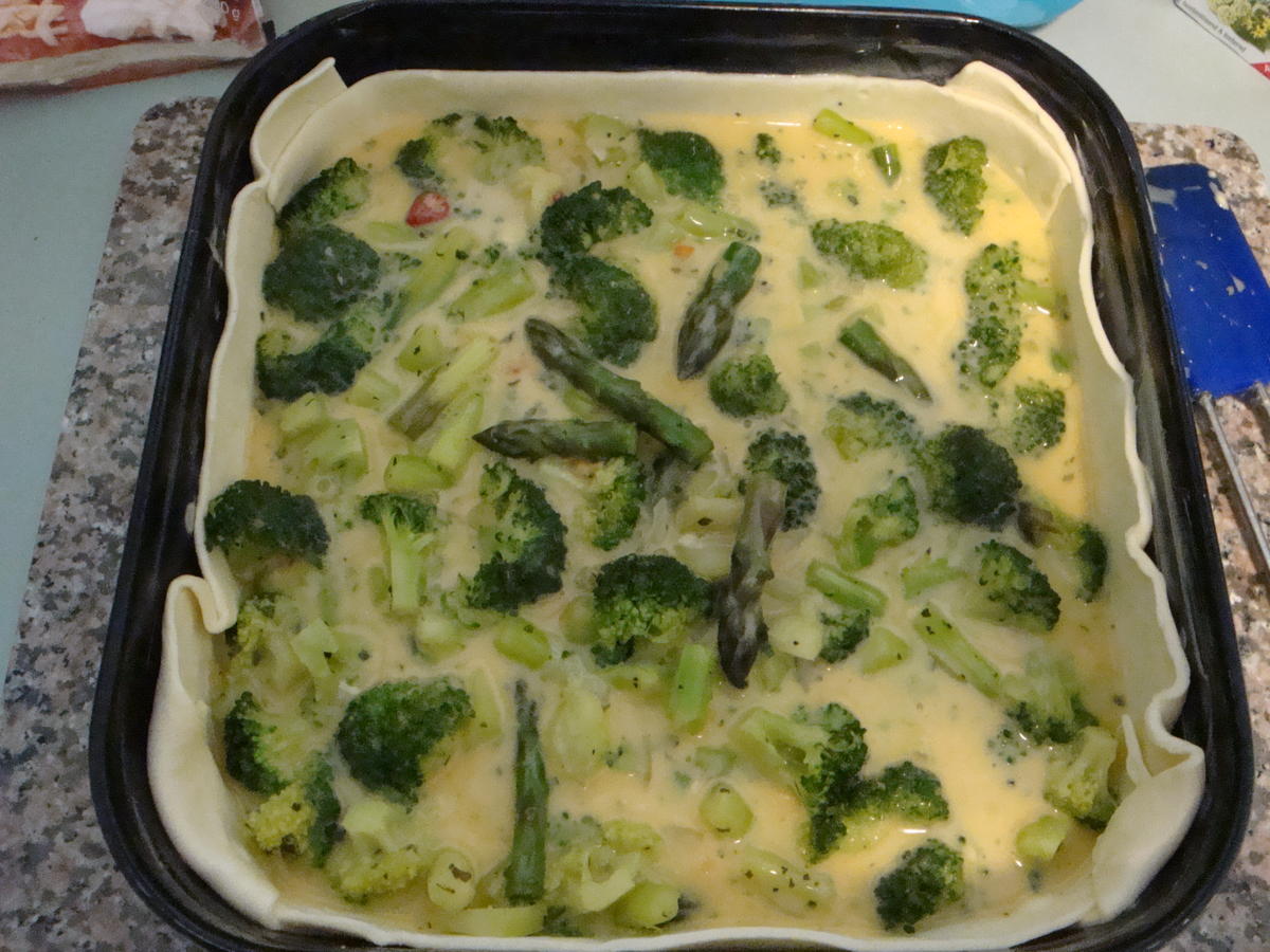 Broccoli-Spargel-Quiche mit Kirschtomaten - Rezept - Bild Nr. 22